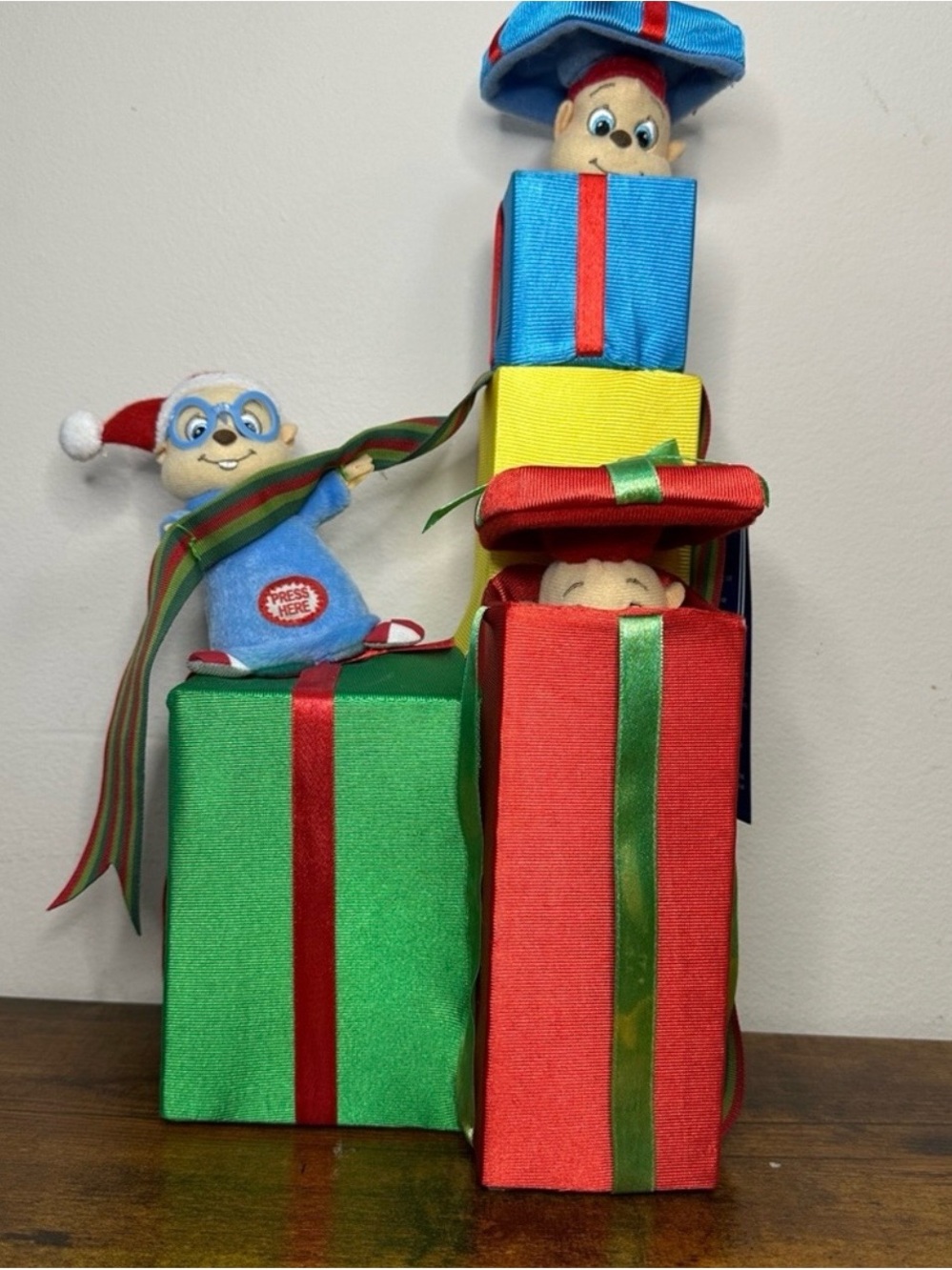 Vtg Santa’s Best Alvin & The‎ Chipmunks Animated Musical Christmas Gift Box